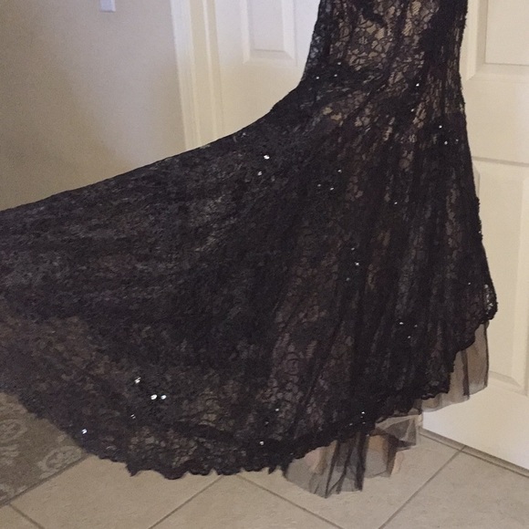 Black lace Mia Bella gown - Picture 5 of 8